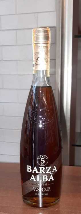 Коньяк «Belii Aist» VSOP 5 лет, Barza Alba. 0,5 Коньяк «Belii Aist» VSOP 5 лет, Barza Alba. 0,5
